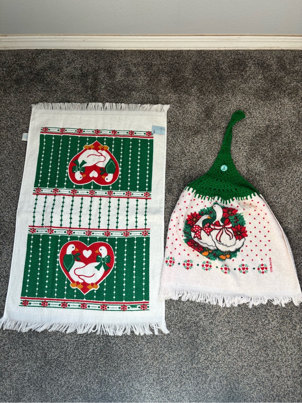 Vintage Country Geese Christmas Kitchen Towels Set 2 Cottagecore Holiday